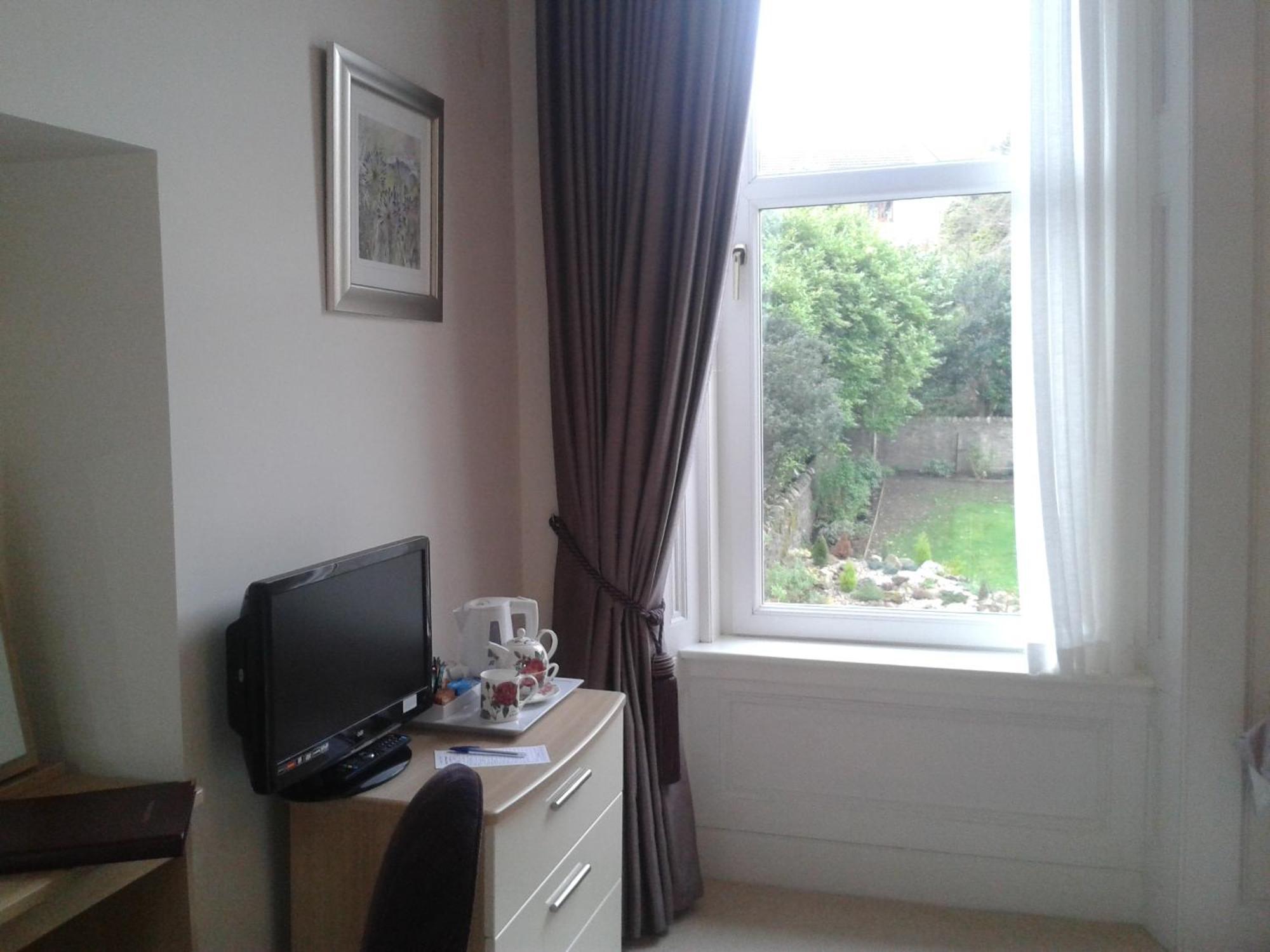 Douglas Park Guest House Kirn Ruang foto