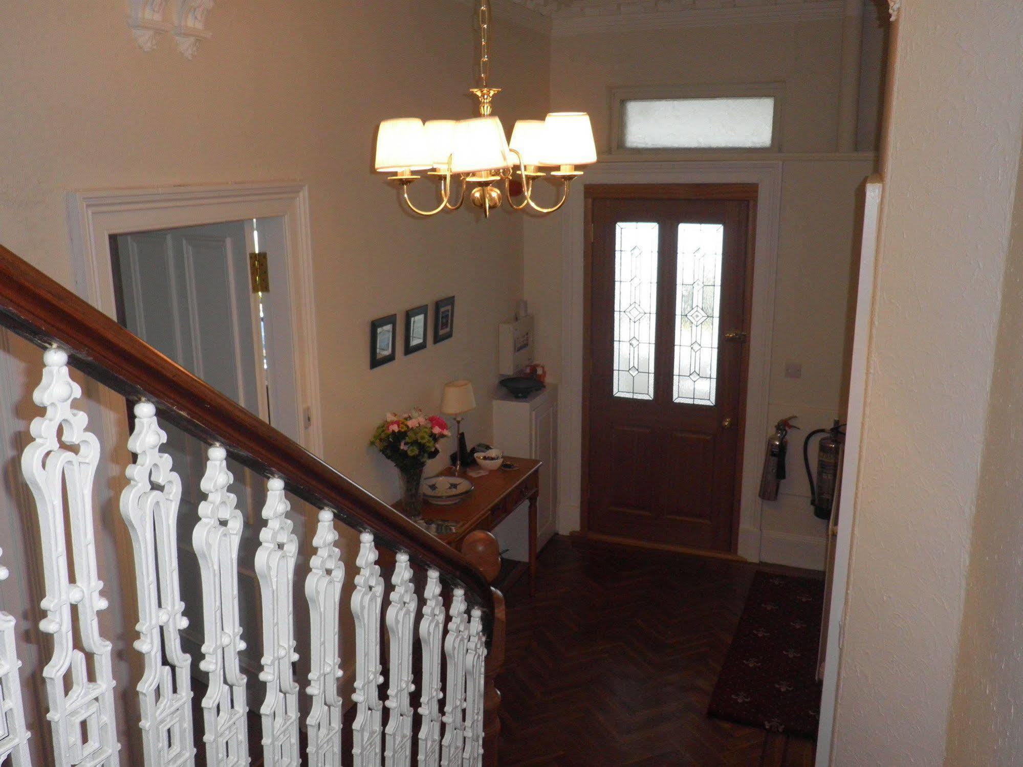 Douglas Park Guest House Kirn Bagian luar foto